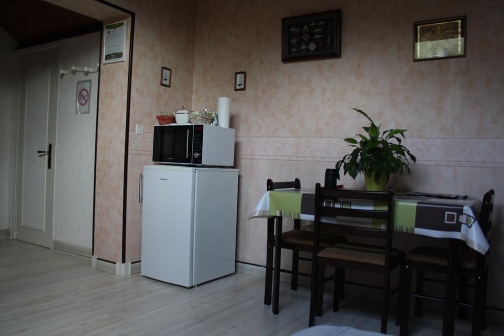 Chambre D'Hotes Les Chenes Chaptelat Стая снимка